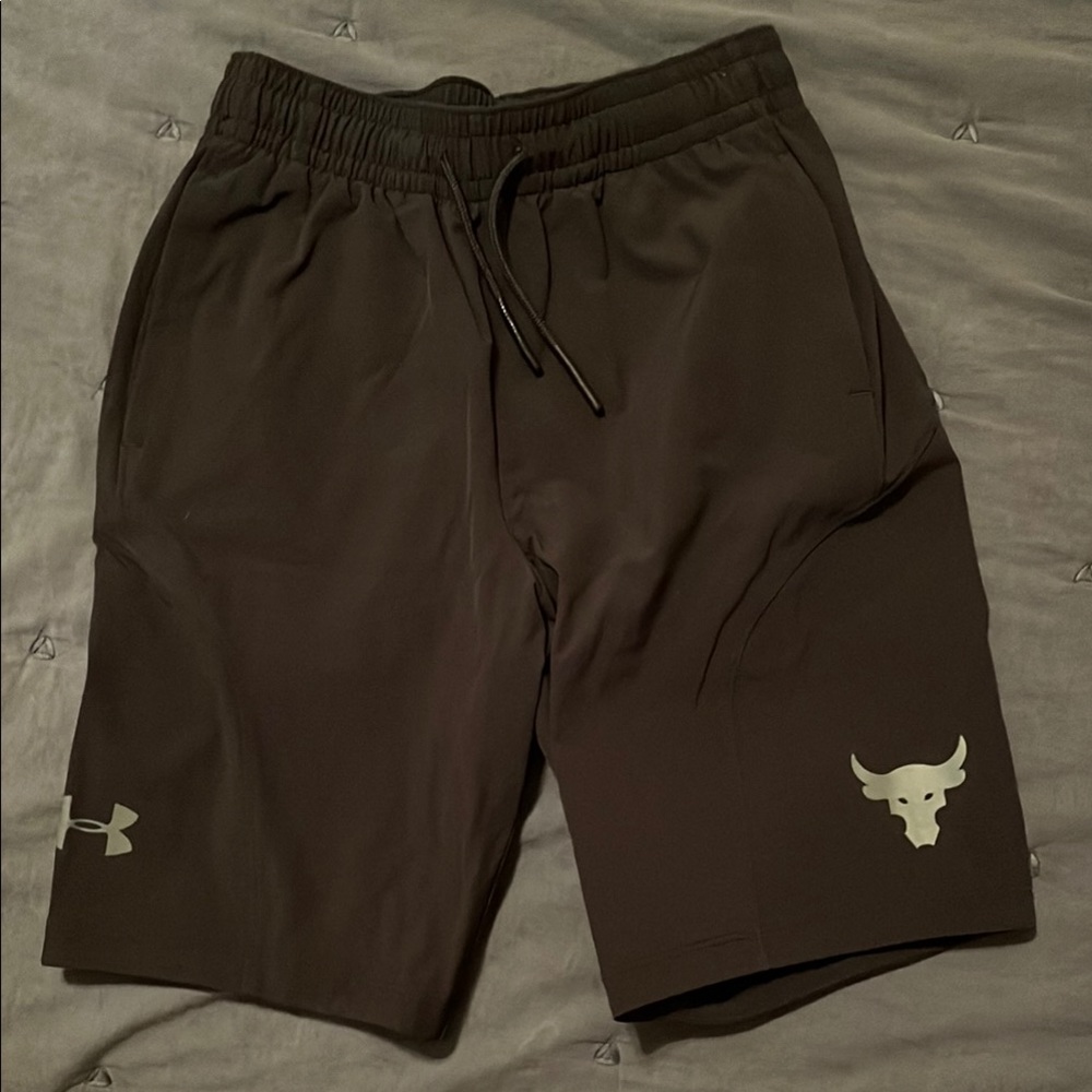 Under Armour Youth Medium Black Athletic Shorts